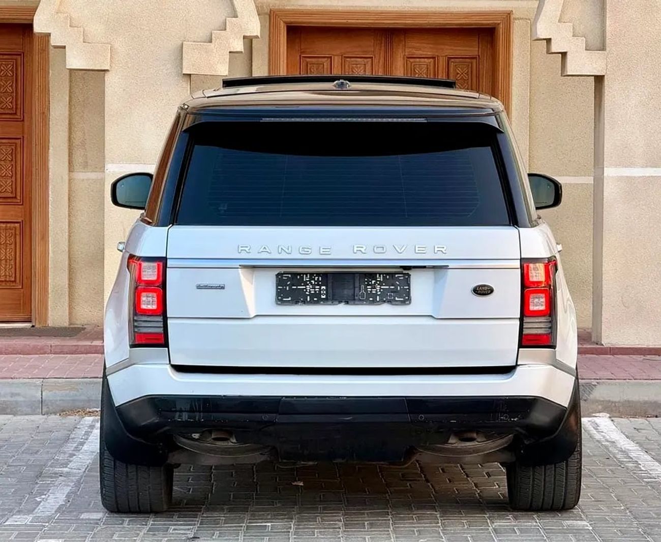 Land Rover Range Rover VOGUE LE GCC Specs