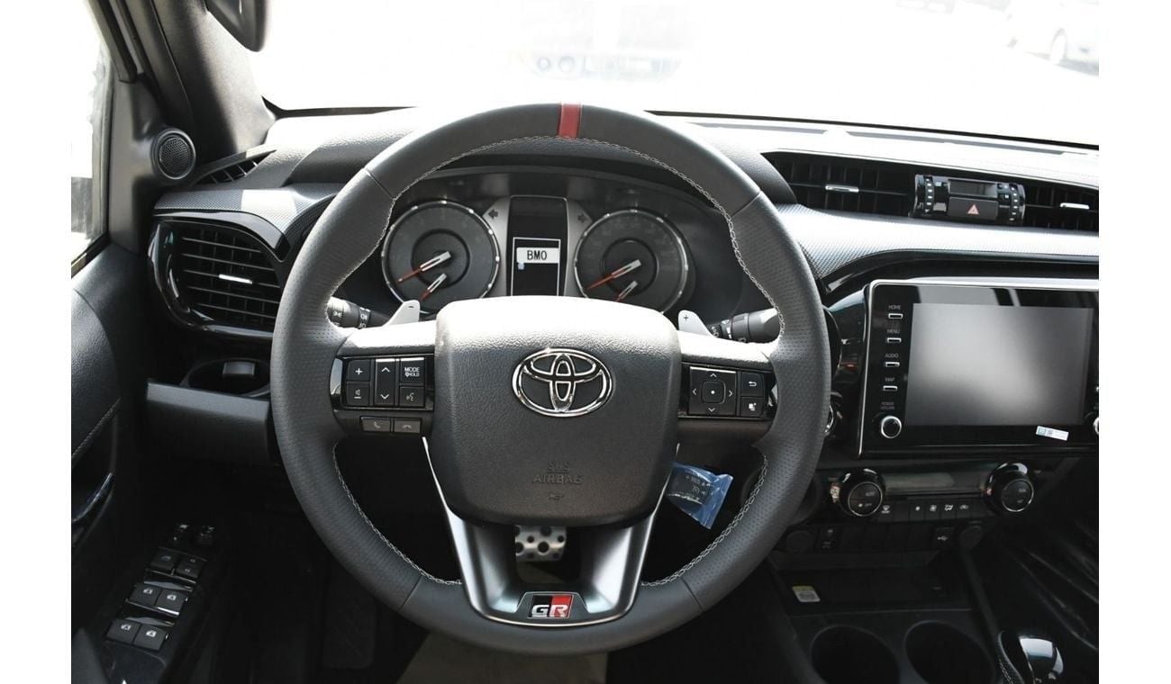 تويوتا هيلوكس GR Sport with Wireless Charger