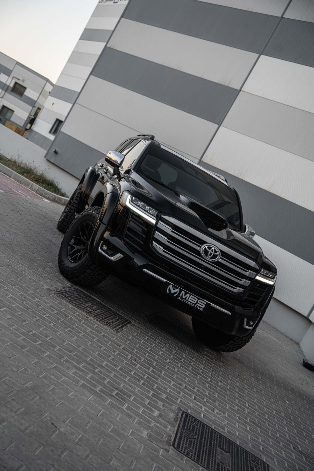 تويوتا لاند كروزر VXR