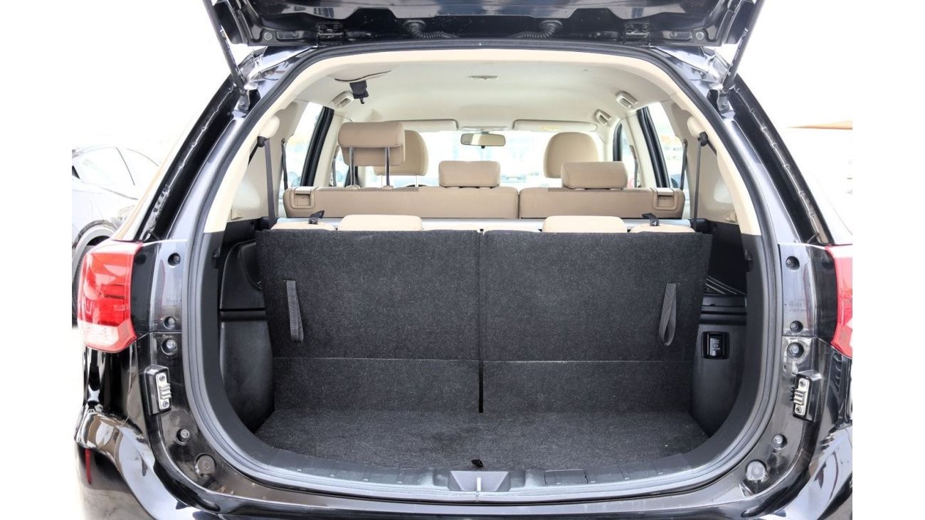 Mitsubishi Outlander GLX Basic ACCIDENTS FREE - ORIGINAL PAINT - GCC - 7 STR - ENGINE 2400 CC - V4