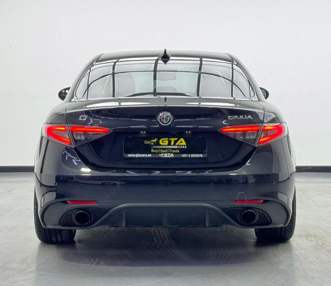 ألفا روميو جوليا 2024 Alfa Romeo Giulia Competizione Q2, 2030 Alfa Romeo Warranty + Service Pack, Very Low Km, GCC