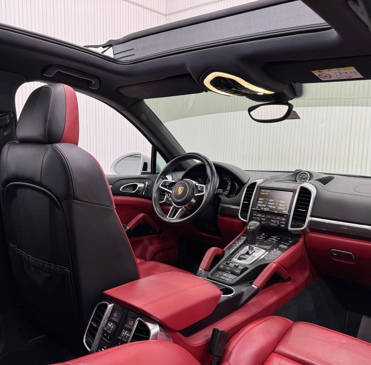 Porsche Cayenne 2015 Porsche Cayenne S, Full Service History, Excellent Condition, GCC