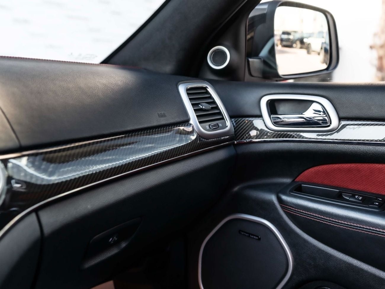 جيب جراند شيروكي SRT 6.4L