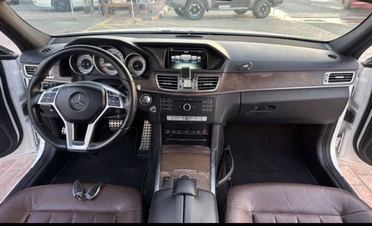 Mercedes Benz E300