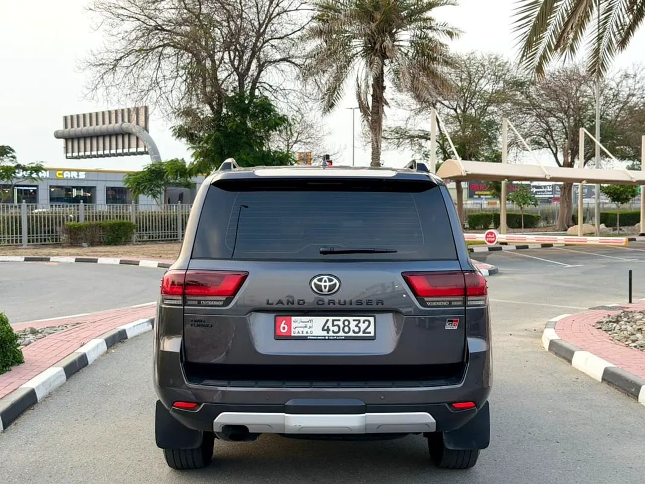 Toyota Land Cruiser GR Sport - GCC Specs
