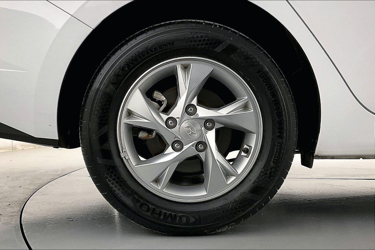 Hyundai Elantra Smart | 1 year free warranty | 1.99% financing rate | 7 day return policy