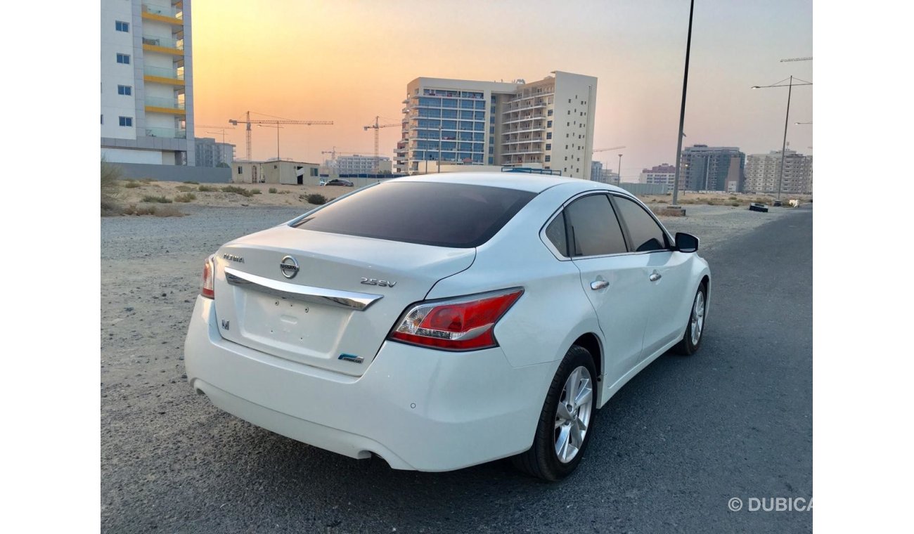 Nissan Altima 699 MONTHLY SV 2.5L GCC SPECS