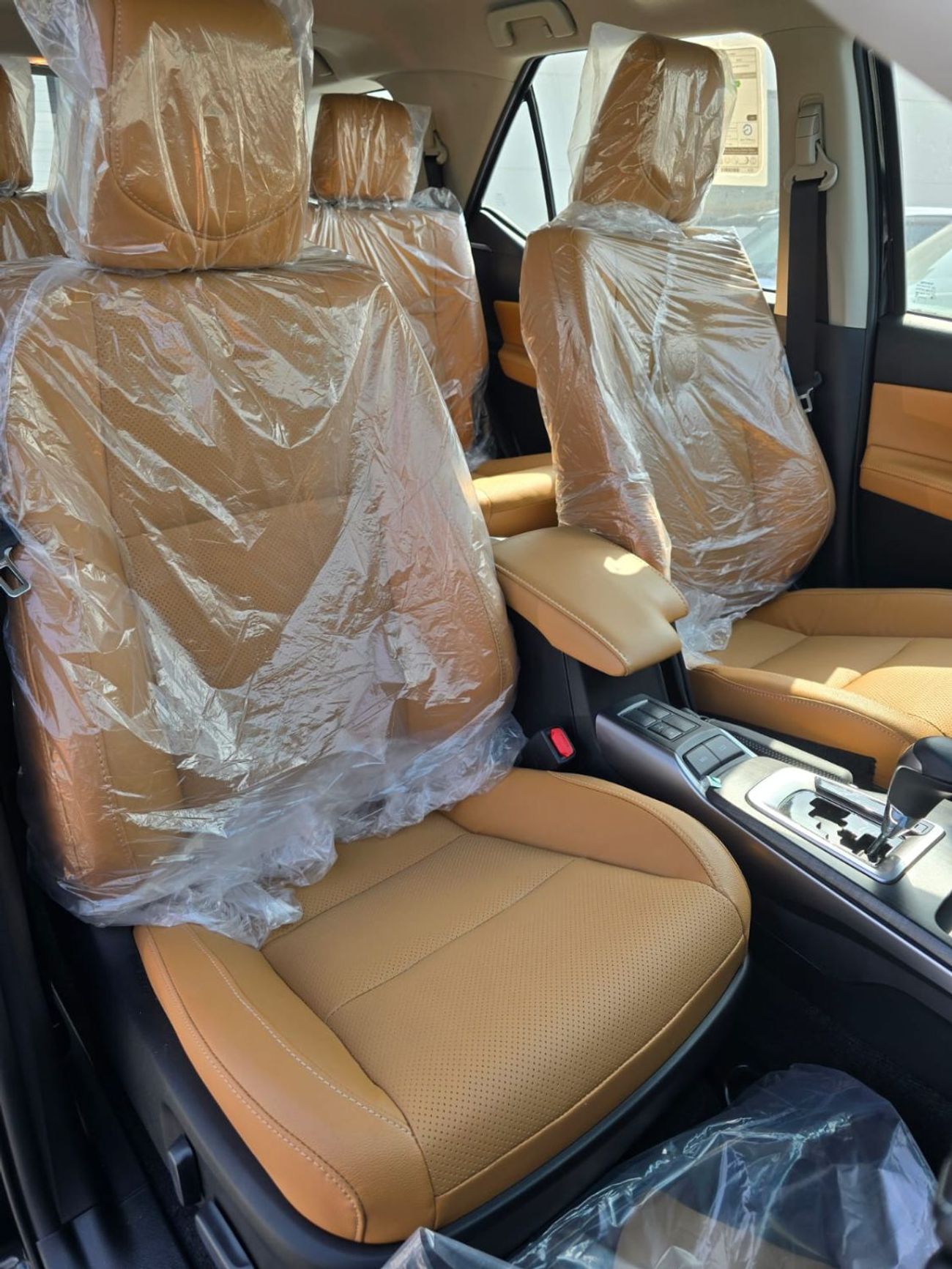 تويوتا فورتونر 4.0L PETROL A/T SR5 V6  7 SEATER