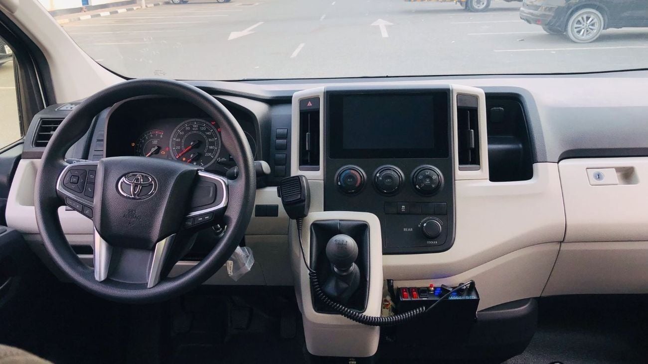 تويوتا هاياس GLS Standard Roof Ambulance V6 3.5L Petrol Brand New