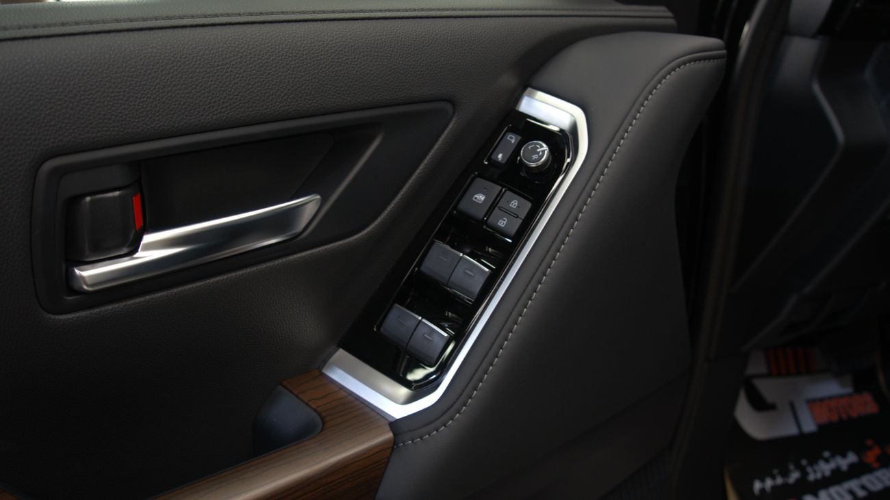 Toyota Land Cruiser GXR 3.5 L V6