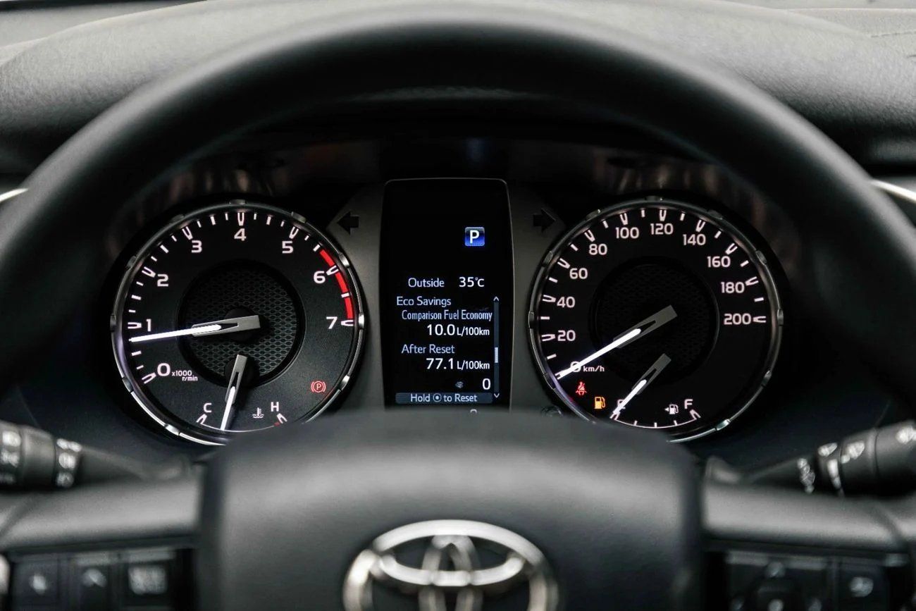 تويوتا هيلوكس Double Cab 2.7L Full Option