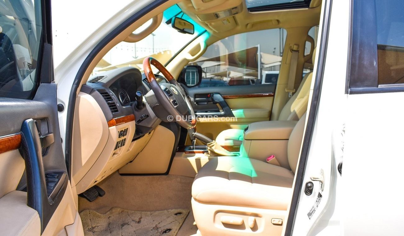 Toyota Land Cruiser GXR V8