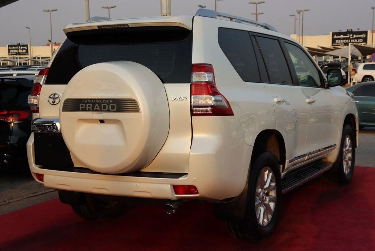 Toyota Prado VXR 4.0L 4WD Toyota Prado VX.R / 2017 / GCC / Free Accident / V6