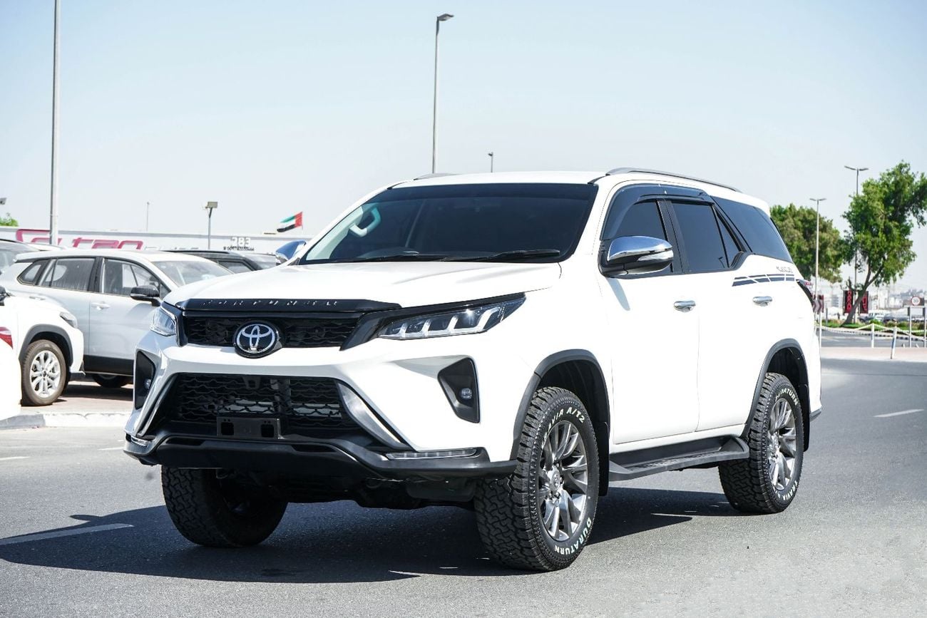 تويوتا فورتونر he 2018 Toyota Fortuner is a rugged, 7-seater mid-size SUV, often praised for its reliability and of