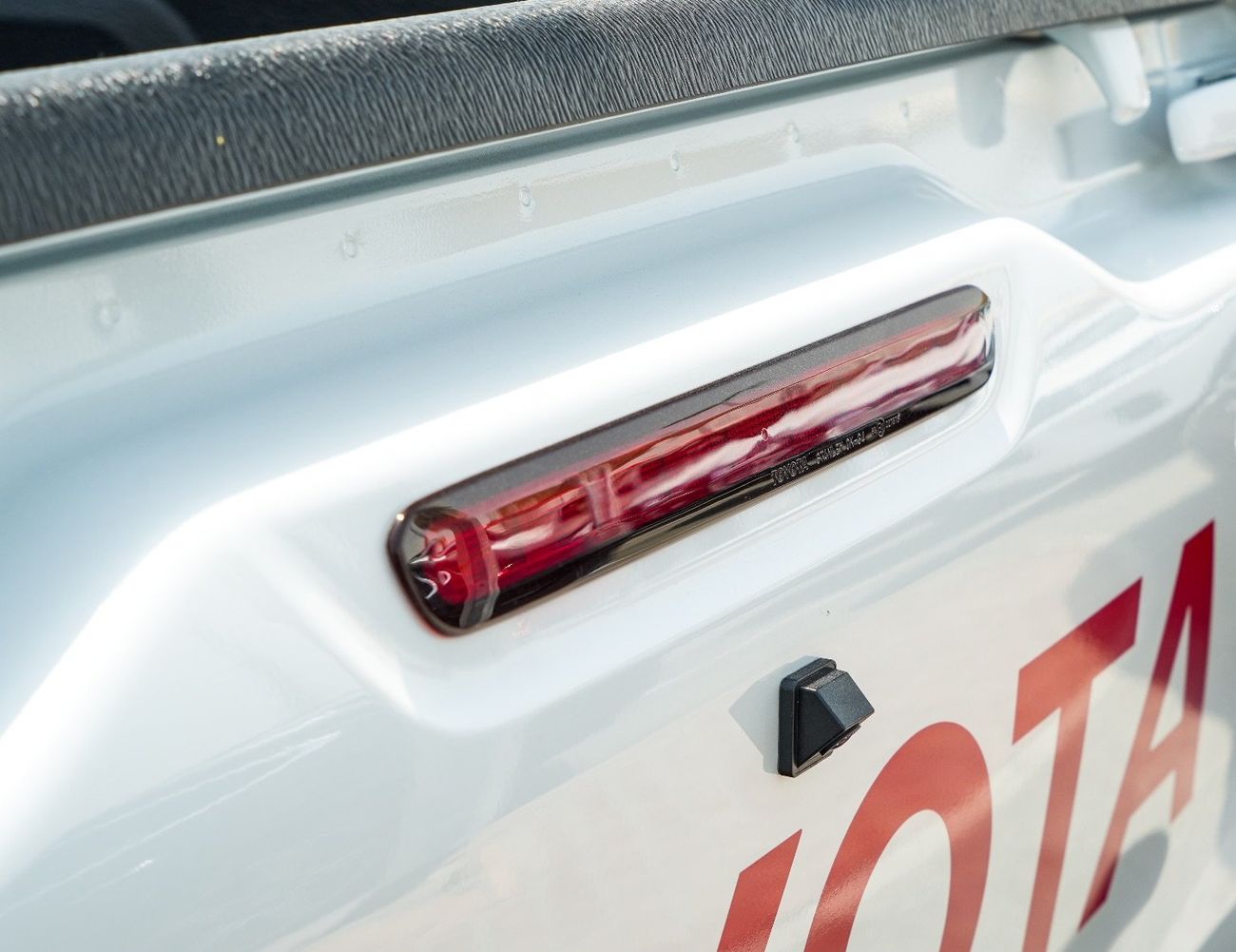 تويوتا هيلوكس Hilux | D\C | 2.7L | V4 | Petrol | A\T | 4X4 | 2025