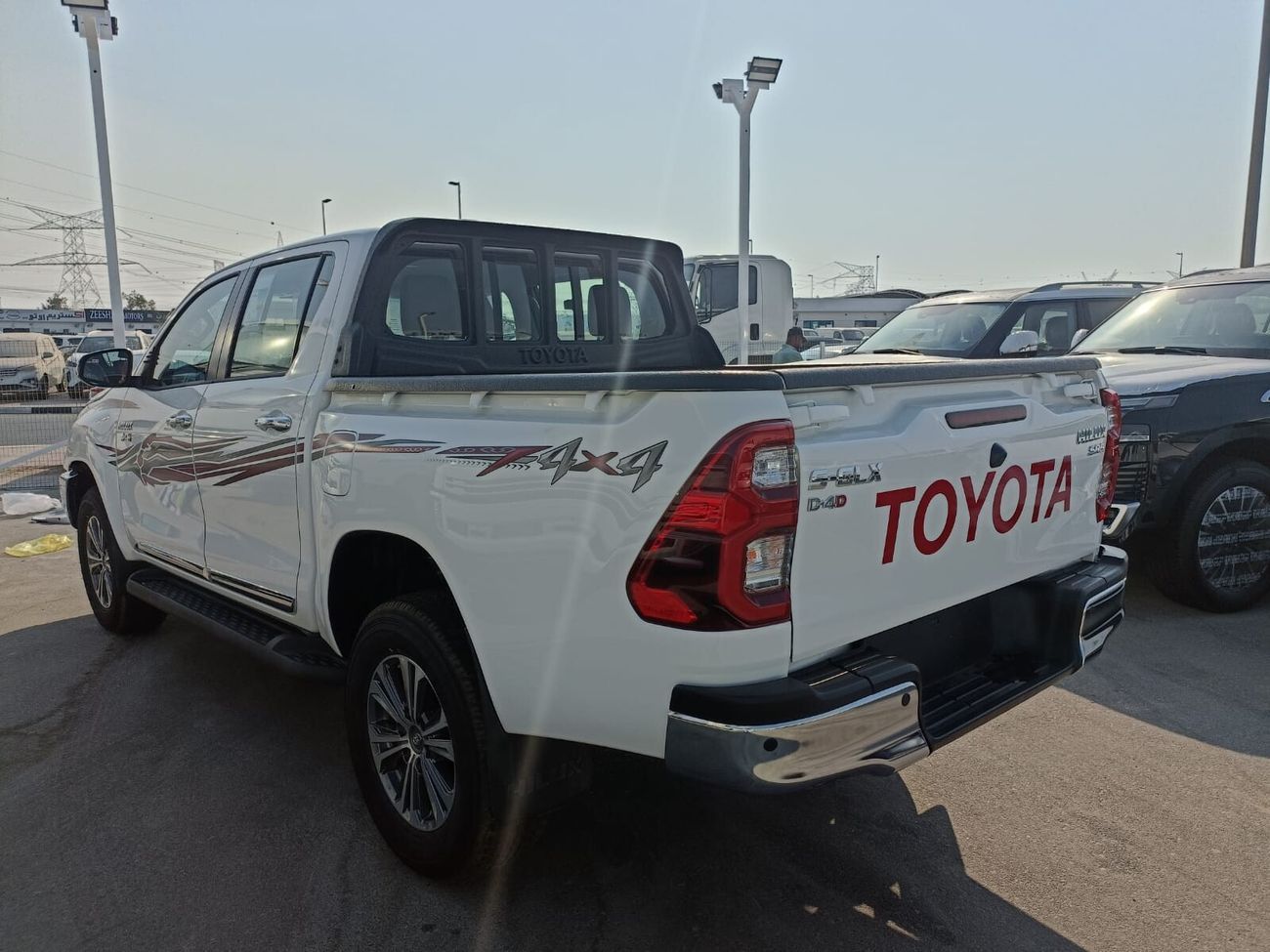 تويوتا هيلوكس GLX 2.7L Double Cab Utility 4WD A/T