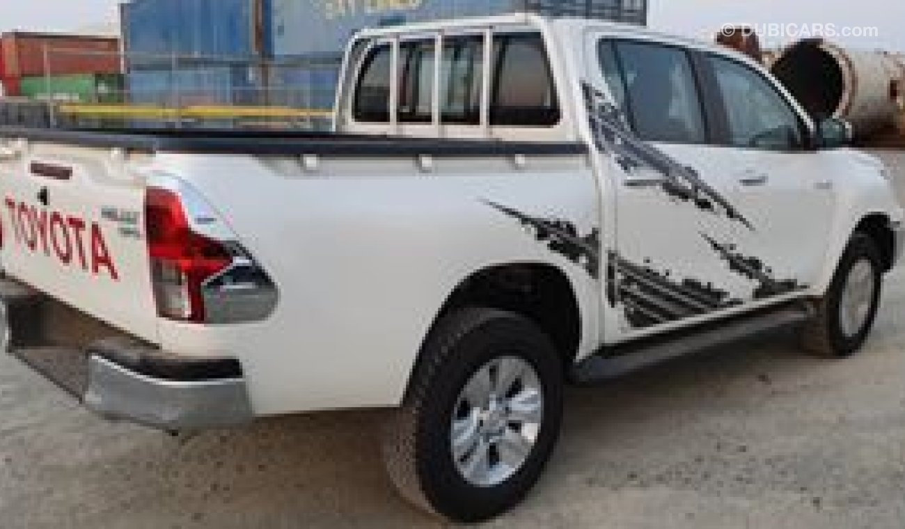 تويوتا هيلوكس 2.4 DC 4x4 6AT SR5 full option-limited stock-WHITE PEARL/Black available- ابيض داخل اسود متوفر