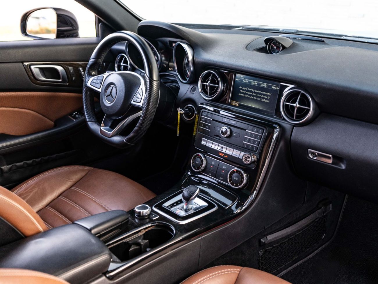 مرسيدس بنز SLC 200 Std 2.0L