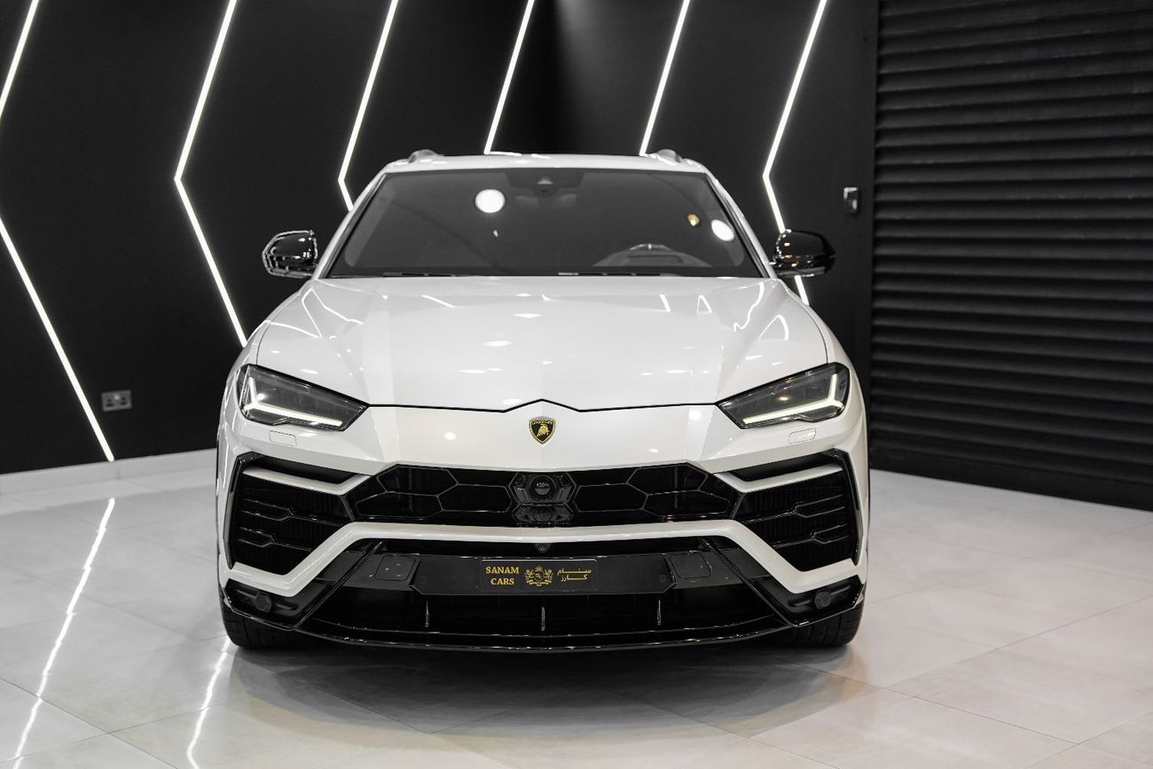 Lamborghini Urus Carbon Interior, Panoramic Roof, Two-Tone Interior, Lamborghini Warranty!!