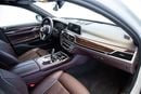BMW 750Li Luxury 4.4L (443 HP)