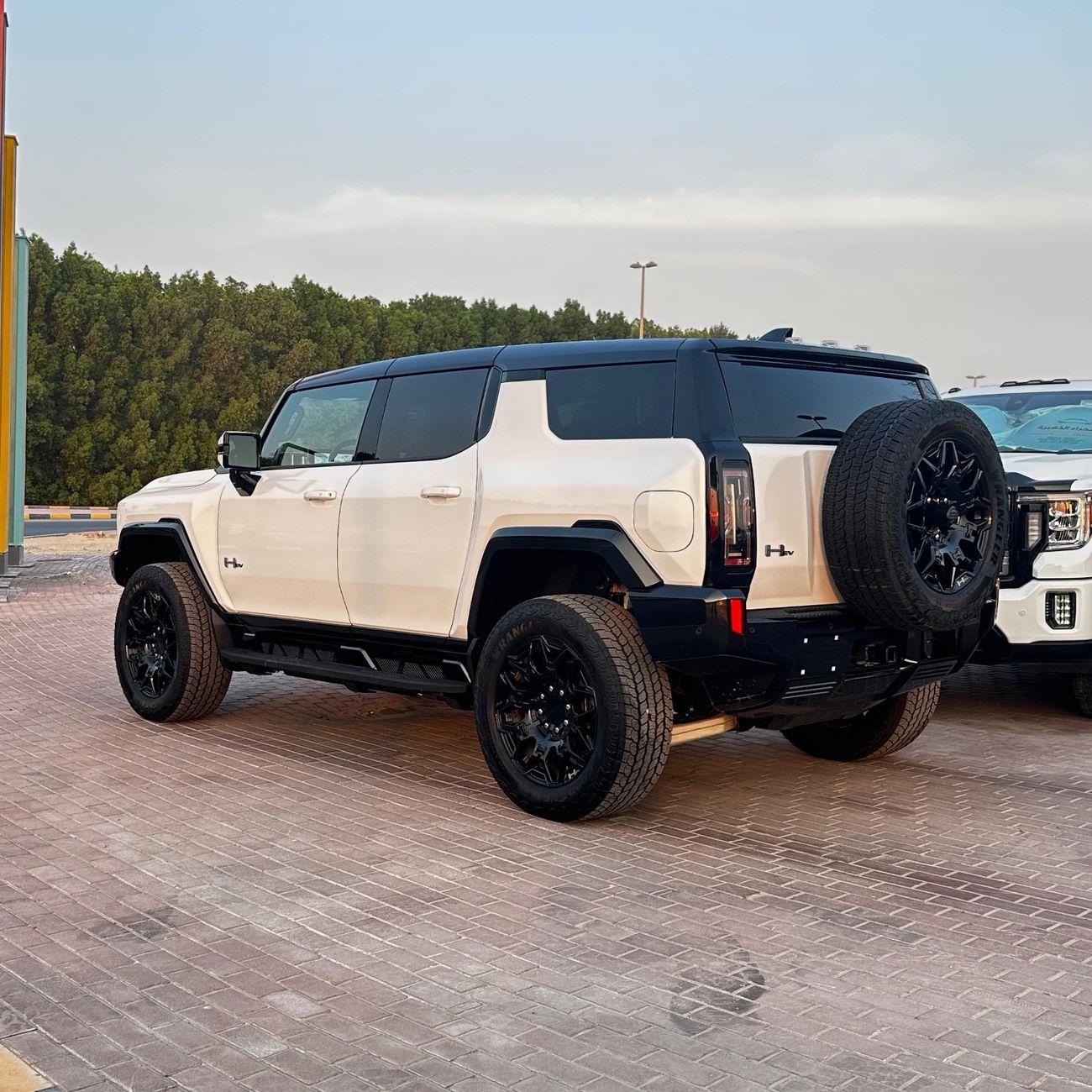GMC Hummer EV SUV