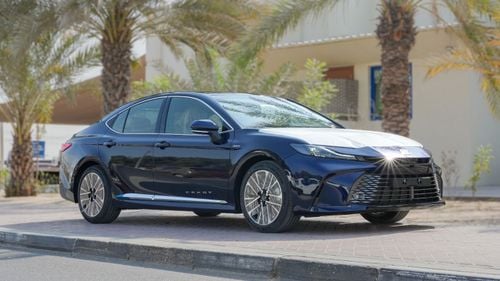 Toyota Camry 2025 Toyota Camry Lumiere 2.5L AT Hybrid (Blue-Tan)