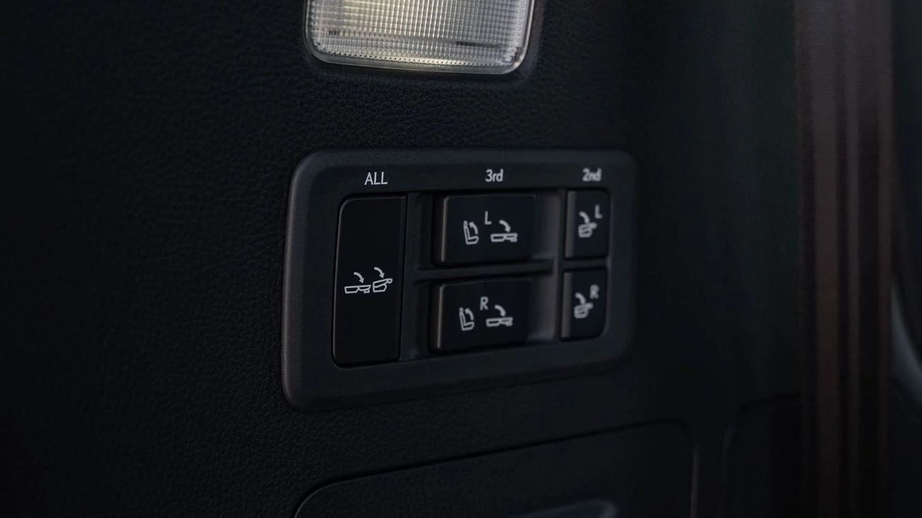 Lexus LX 600 2026 Lexus LX600 Signature 3.5L petrol AT with HUD