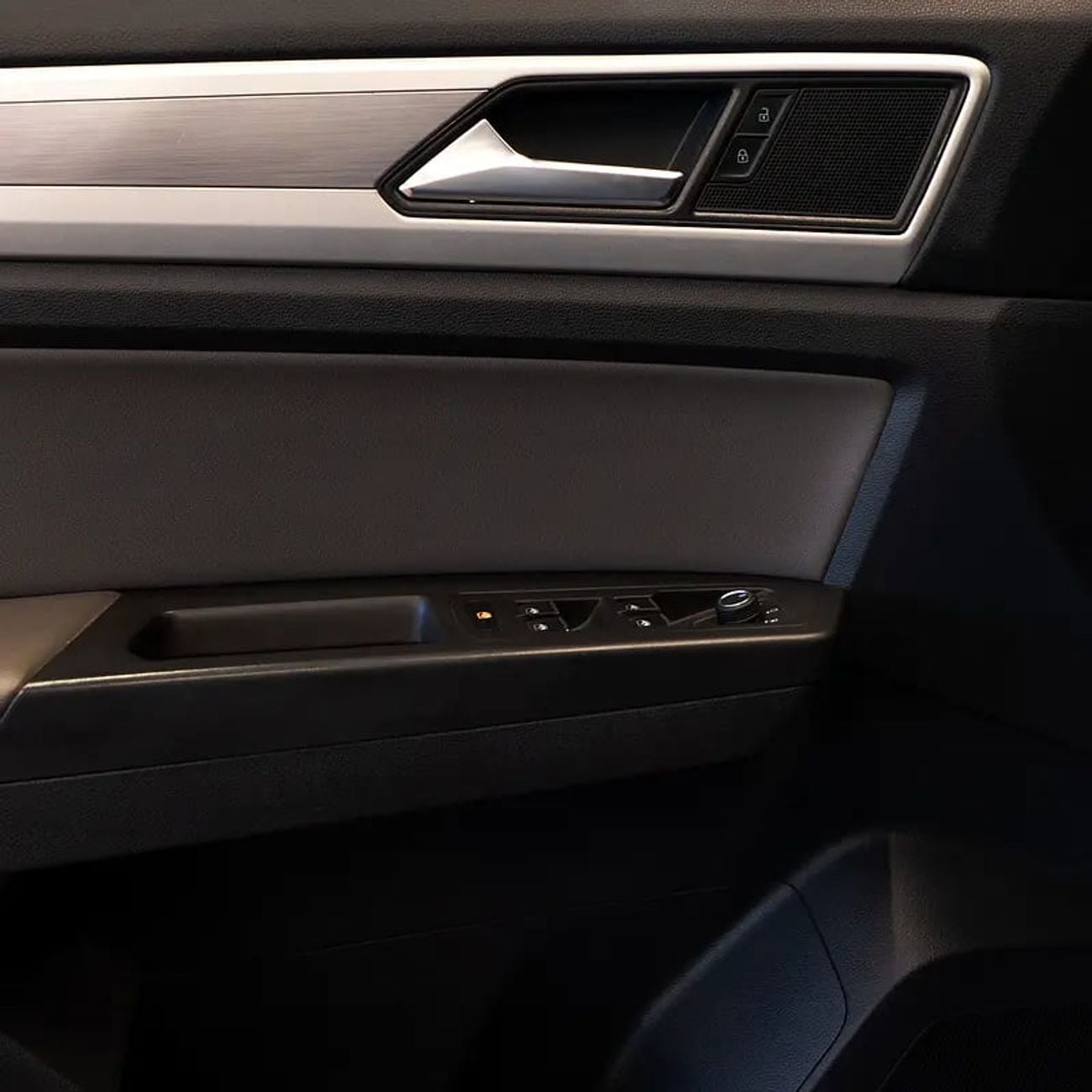 فولكس واجن تيرامونت Trendline 2.0L 1,532 p.m • 0% Downpayment • • 1 Year Warranty