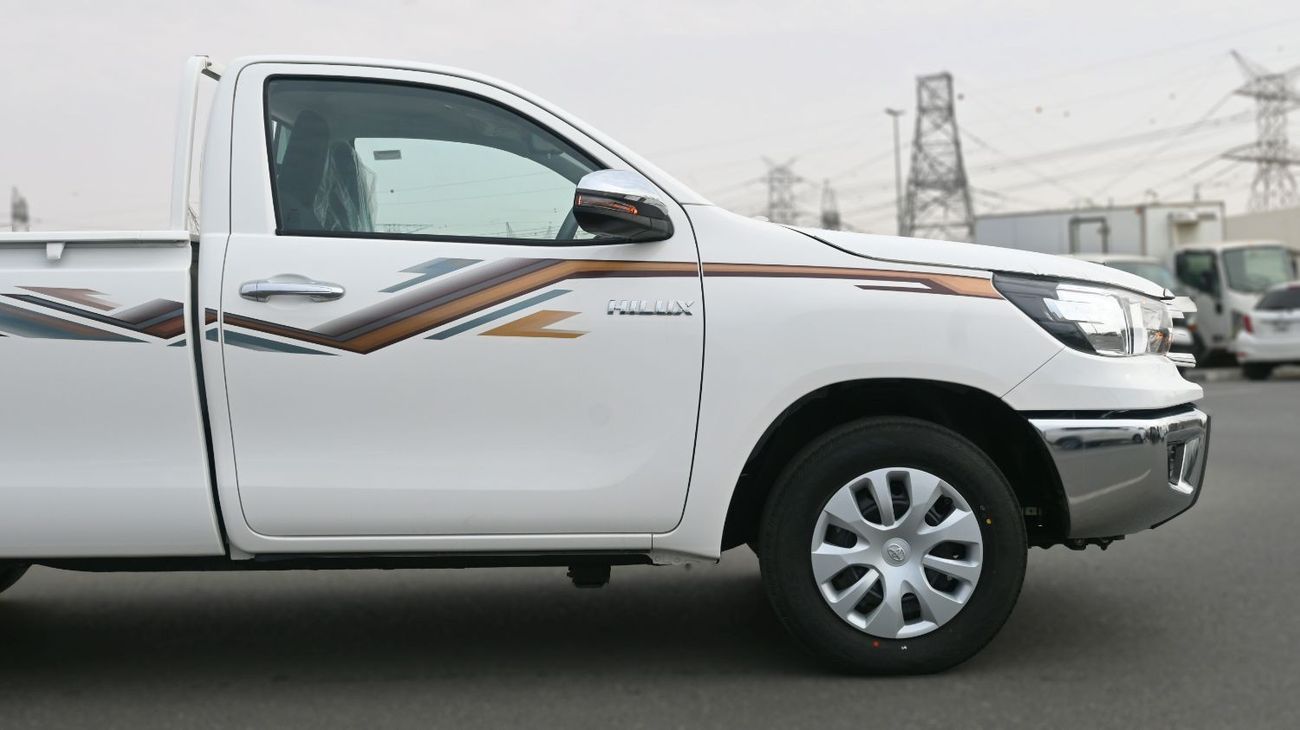 تويوتا هيلوكس Toyota Hilux 2024 Single Cab 2.4L Diesel Transmission Manual 5 Cargo Hooks White outside Black insid