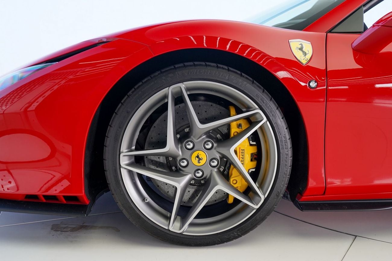 Ferrari F8 Spider 3.9T V8