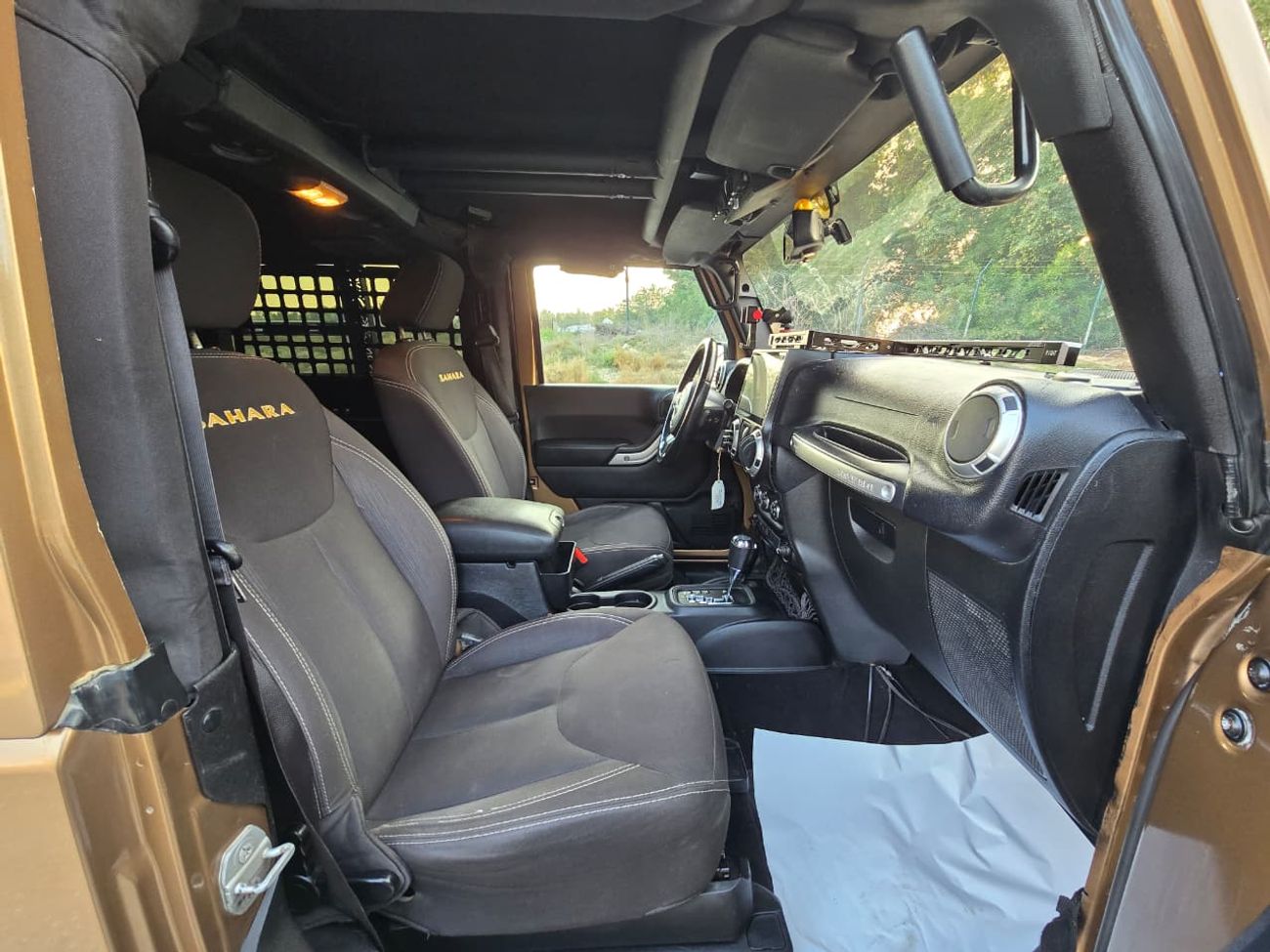 Jeep Wrangler Sahara 3.6L A/T JEEP WRANGLER SAHARA 2015 // GCC // ORGINAL PAINT // ACCIDENT FREE // 2 KEYS // PERF