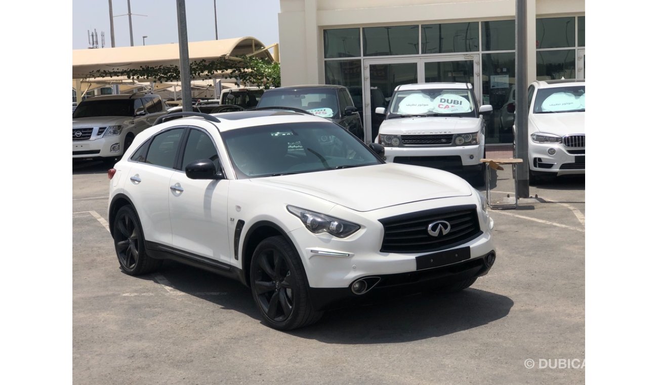 Infiniti QX70 Infinity QX70S model 2015 GCC car prefect condition full option low mileage sun roof leather seats b