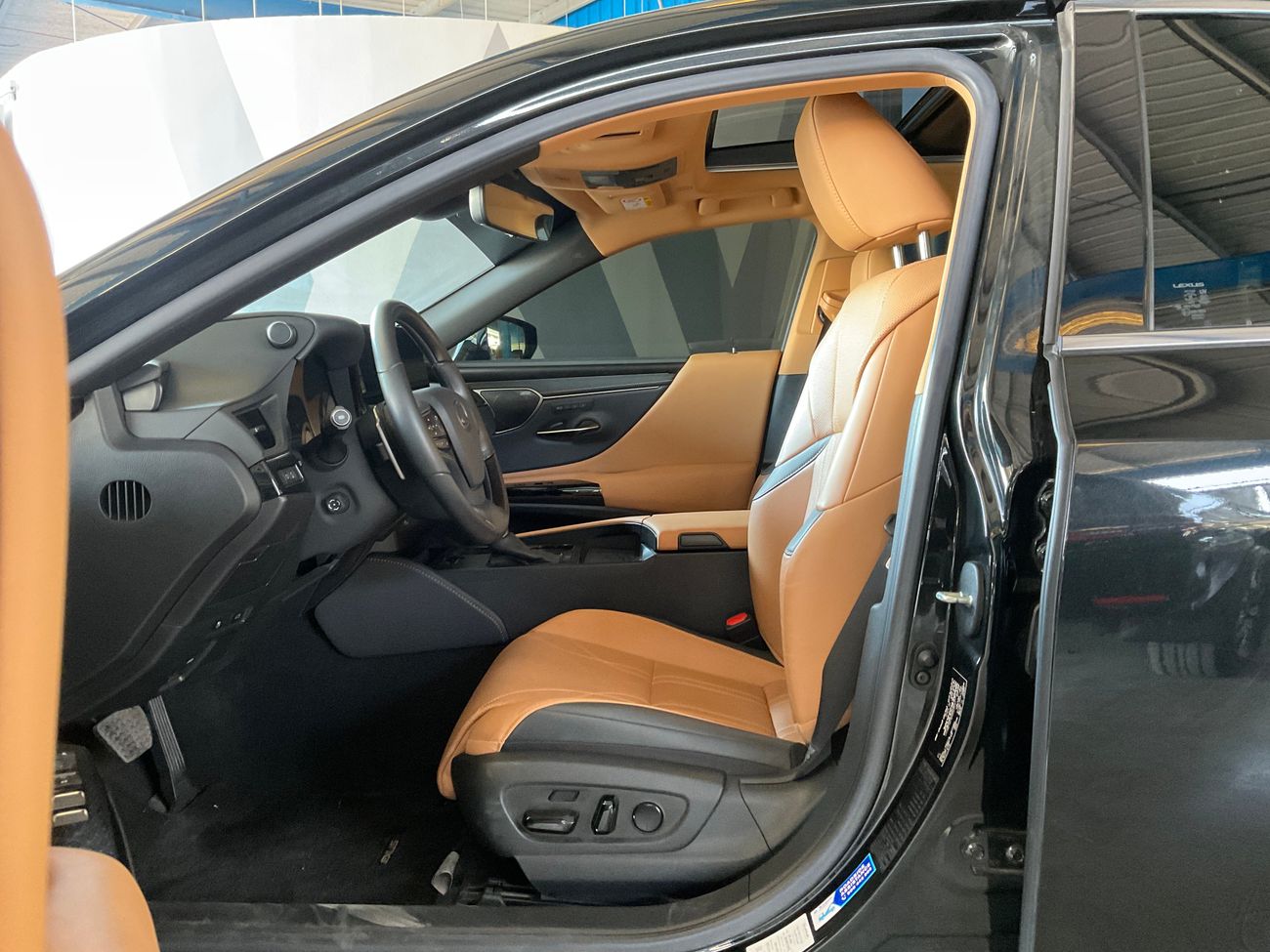 Lexus ES350 Platinum | National Day Celebration | Guaranteed Warranty | 0 Down Payment