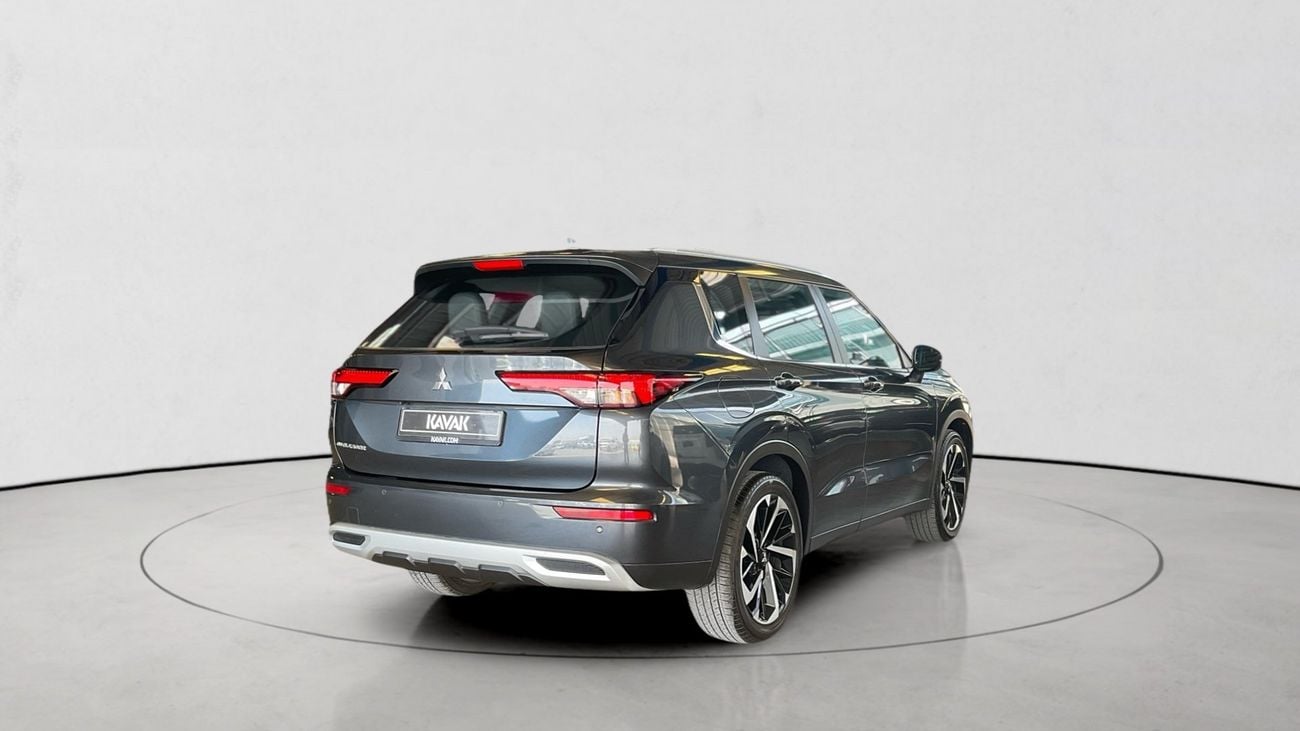 ميتسوبيشي آوتلاندر 2.5 AUTO 4WD 7SEAT HL | شامل الضمان | 0 ﺪﻔﻋﺓ ﺃﻮﻟﻯ