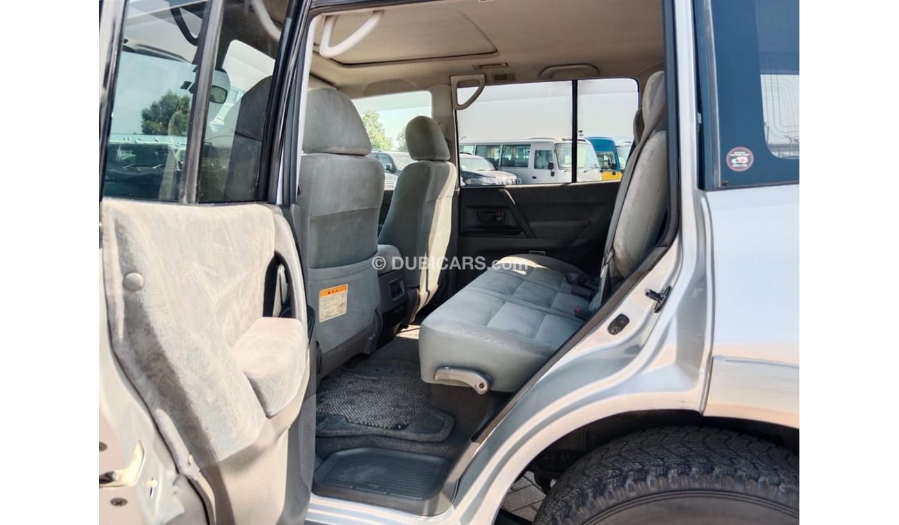 Mitsubishi Pajero MITSUBISHI PAJERO RIGHT HAND DRIVE(PM03999)