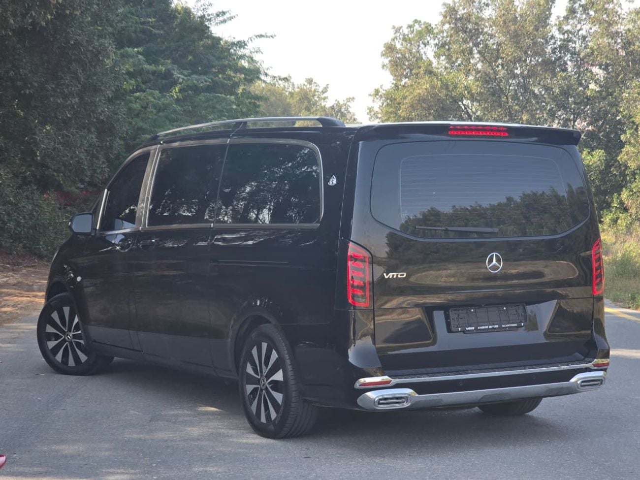 Mercedes Benz V 250 Std 2.1L MERCEDES VITO 2023 // 2KEYS // LOW MILEGE // MAYBACH BODY KIT // PERFECT CONDITION