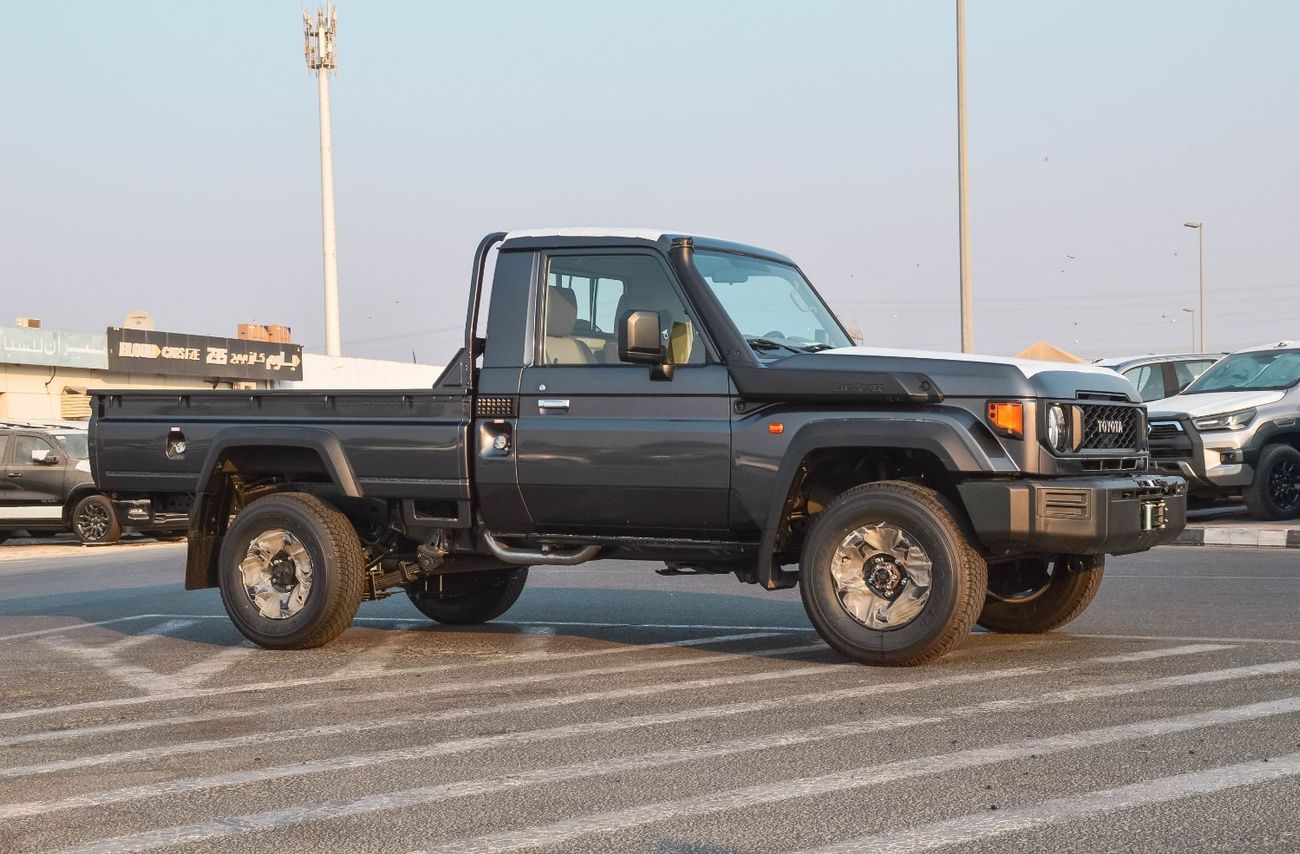 Toyota Land Cruiser Pick Up TOYOTA LAND CRUISER 79 2.8L MT SC DIESEL PICKUP 2025