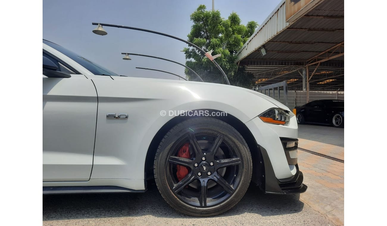 Ford Mustang GT Premium Ford mustang 2109 v8 gt full option