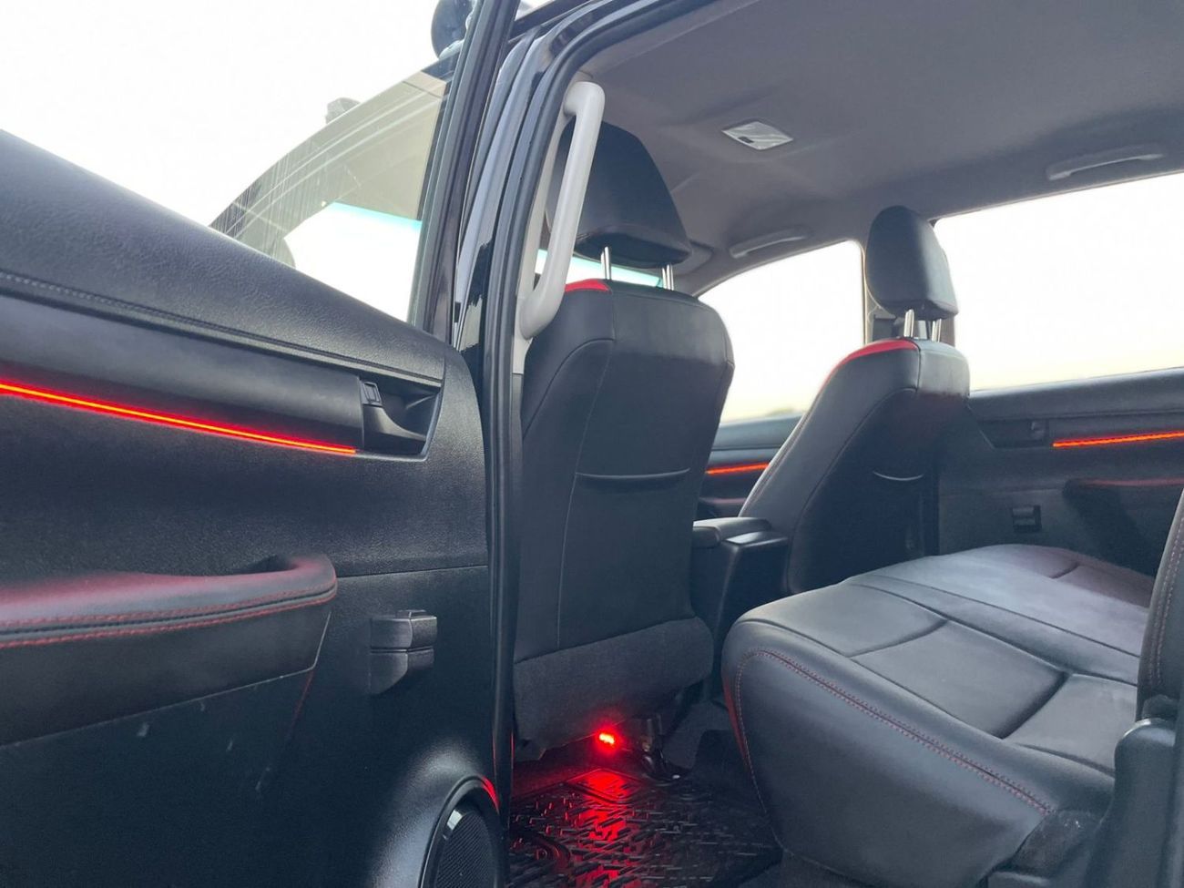 تويوتا هيلوكس 