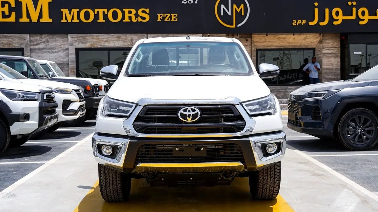 Toyota Hilux SR5 (NON GCC) Brand 2.7 A/T FULL OPTION PUSH START Double Cab GLX | GCC Specs