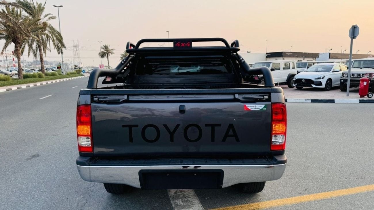 تويوتا هيلوكس -