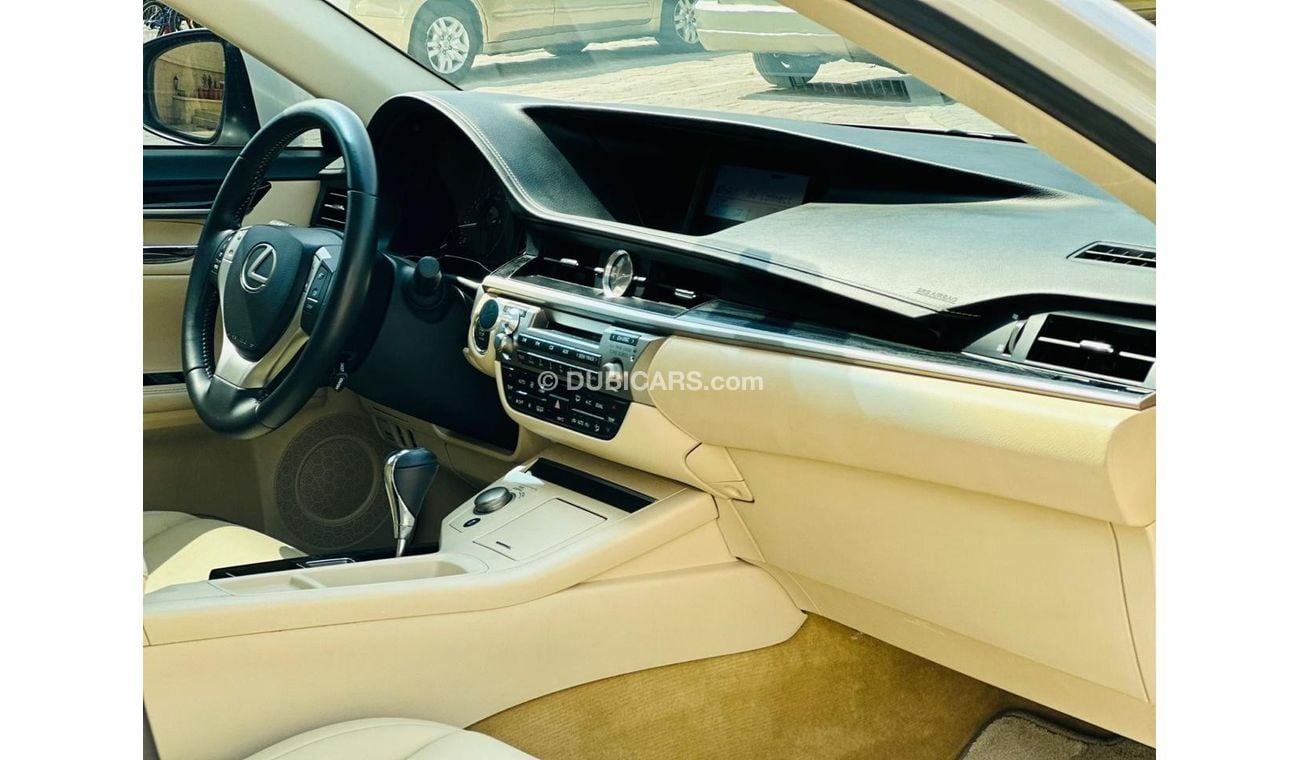 Lexus ES250 Premier 1330 P.M LEXUS ES250 || ORIGINAL PAINT || WELL MAINTIANED || SUNROOF || GCC