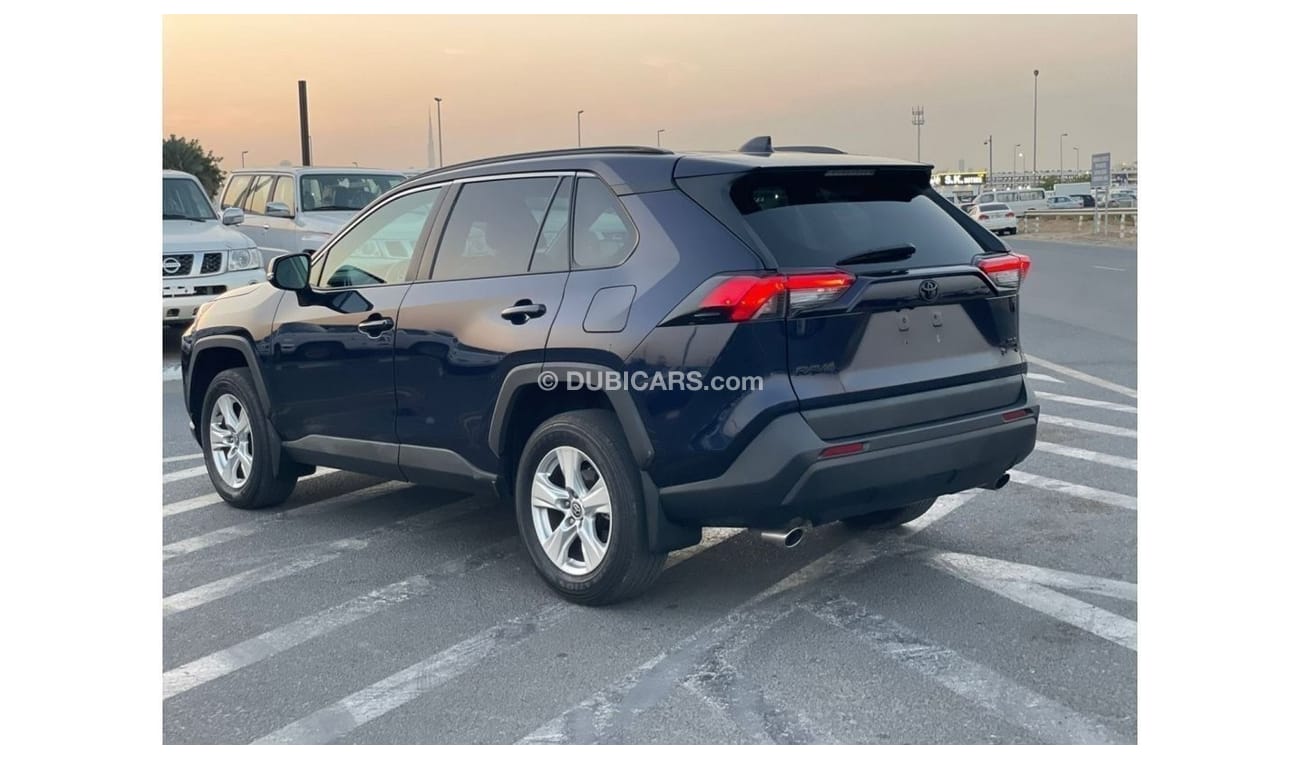 Toyota RAV4 2021 Toyota RAV4 XLE - 2.5L V4 MidOption+