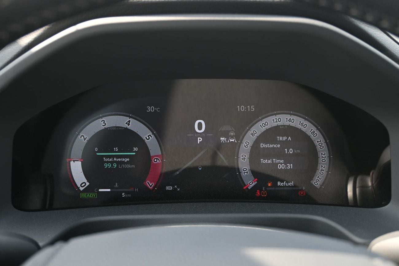 تويوتا لاند كروزر VXR تويوتا لاند كروزر VX-R موديل 2026، محرك هجين V6 سعة 3.5 لتر بشاحن توربيني مزدوج، دفع رباعي، اللون أب
