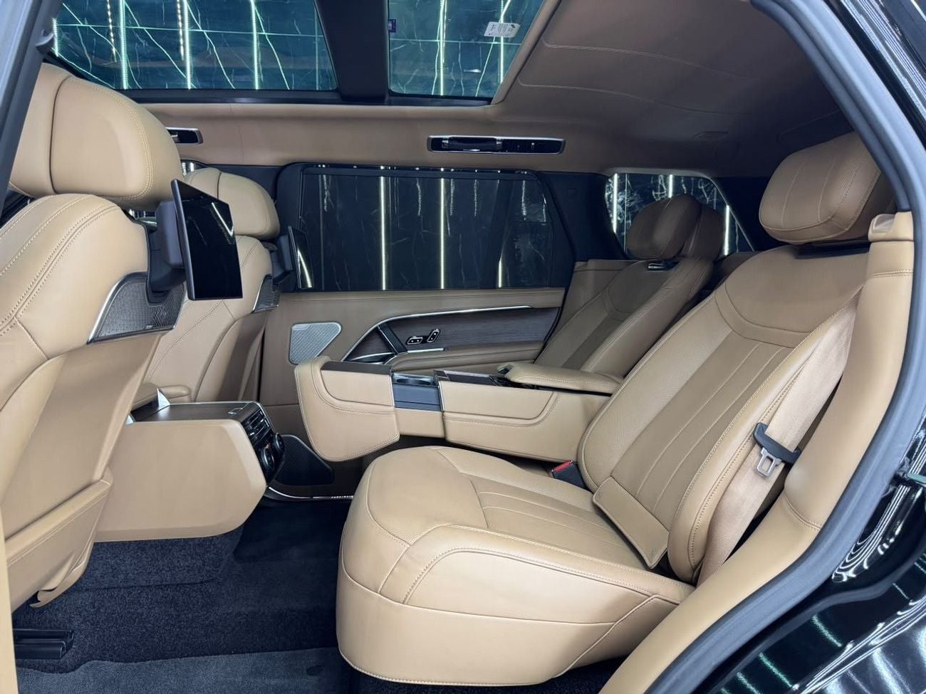 Land Rover Range Rover AUTOBIOGRAPHY LWB P530 TWIN TURBO |LWB | FLAGSHIP LUXURY |GCC | AL TAYER  WARRANTY  & SERVICE2029