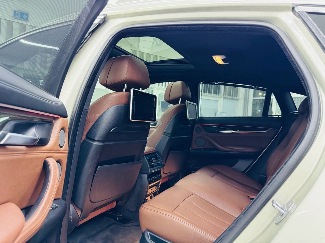 BMW X6 50i Luxury 4.4L