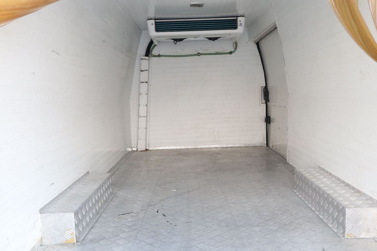 Nissan Urvan Panel Van High Roof VAN CHILLER