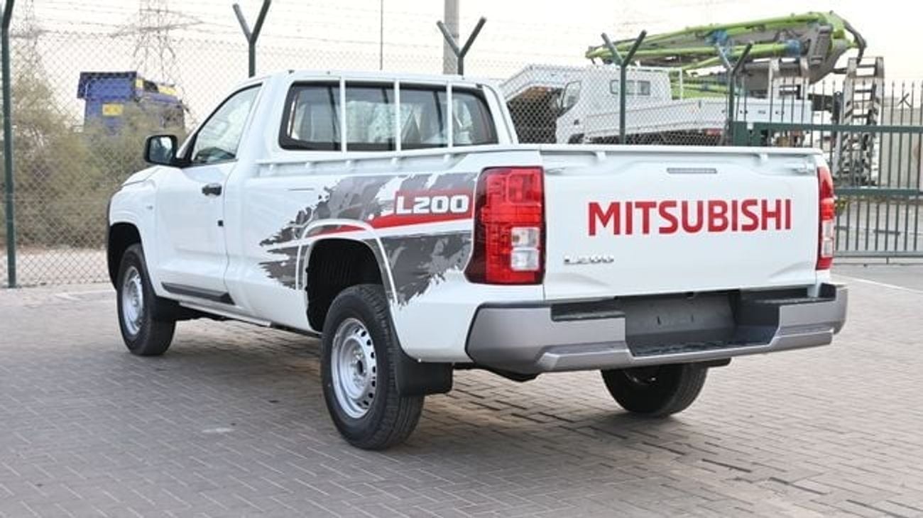 Mitsubishi L200 MITSUBISHI L200 2.4L GL SC 4WD 5MT DIESEL 2026