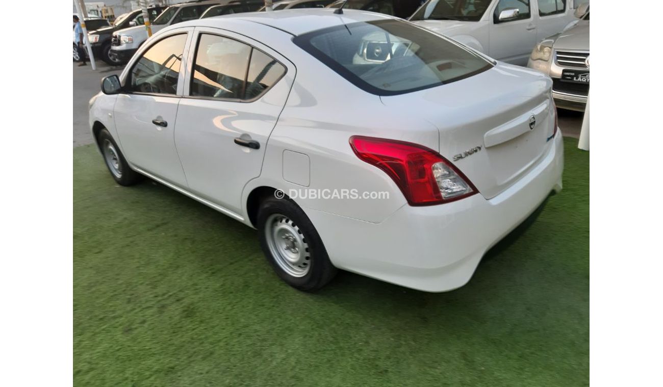 Nissan Sunny Car for sale in Kuwait City Car is 2016 Note Transmission Mileage km Condition
