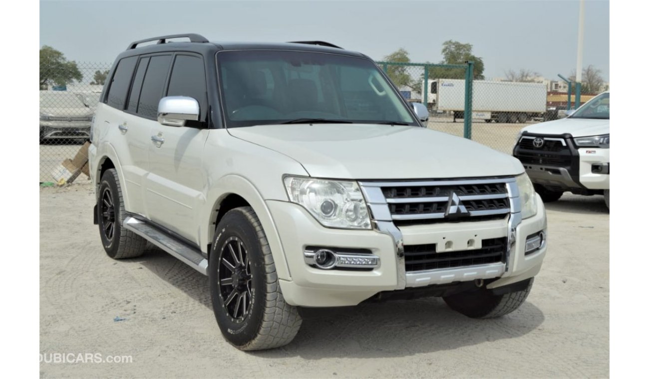 Mitsubishi Pajero Full option clean car